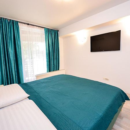 City Center Suite With Terrace Bukares Bagian luar foto